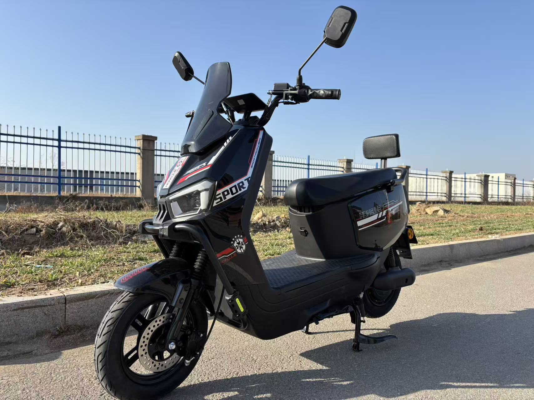 Small Cyclone Electric Motorcycle Factory Foreign Trade Electric Two-Wheeler Electric Car Adult Commuting Takeaway Car