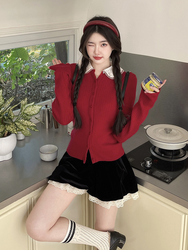 Lover Christmas Red Polka Dot Lace Lapel Slim Knitted Cardigan Top with Sweet Design and Age-Reducing Knitted Knitwear