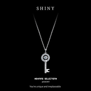 S925 Silver Necklace Inlaid with Moissanite Pendant European and American Cross-border in stock Fashion High-end Sense Lockbone Chain Key Necklace