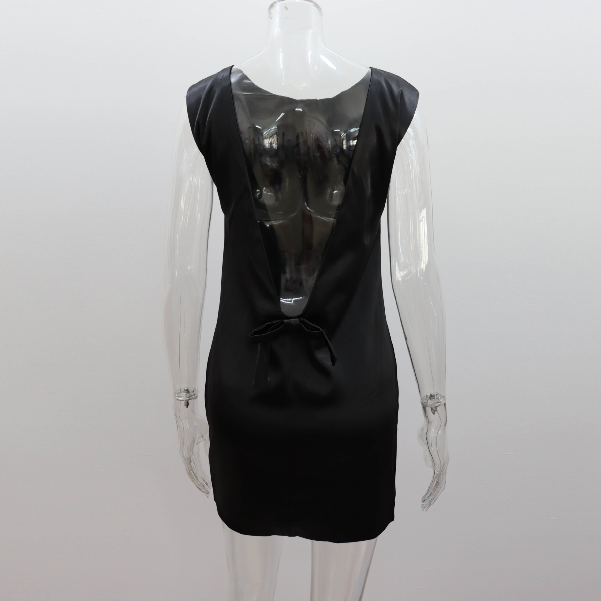 Solid Color Pattern Wholesale Women's Streetwear Satin Solid Color Holiday Banquet Date Round Neck Sleeveless Sheath Dress