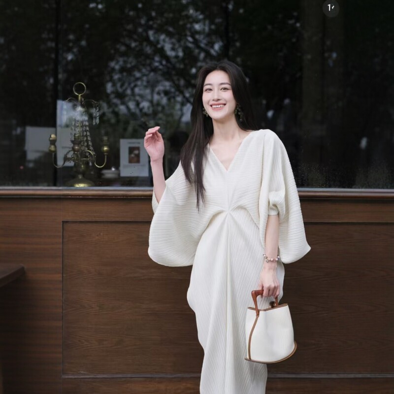 French-Style V-Neck Dress, New European and American Cross-Border Style, Pleated Batwing Three-Quarter Sleeves, Elegant Kimono-Style Bodycon Long Dress