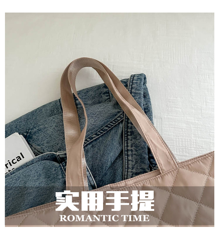 A new large-capacity diamond-shaped commuter handbag and fashionable single-shoulder tote bag for women in the niche cotton-padded jacket bag for autumn and winter 2024 Item Picture