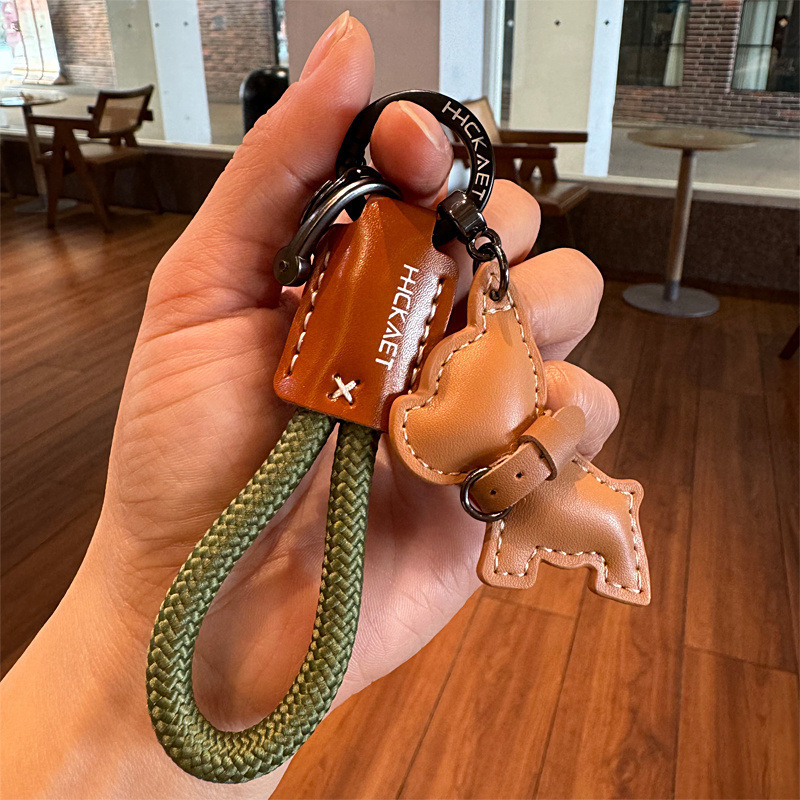 手工优质皮小狗汽车钥匙扣可爱法斗犬挂件创意情侣礼物高档包配饰|undefined