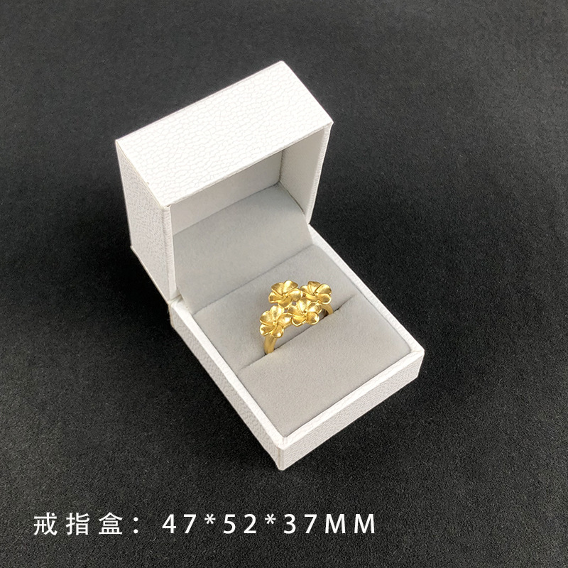ホワイトレザーフィリング直角フリップトップジュエリーボックスリングペンダントイヤリングファッションジュエリー包装ボックス工場直販