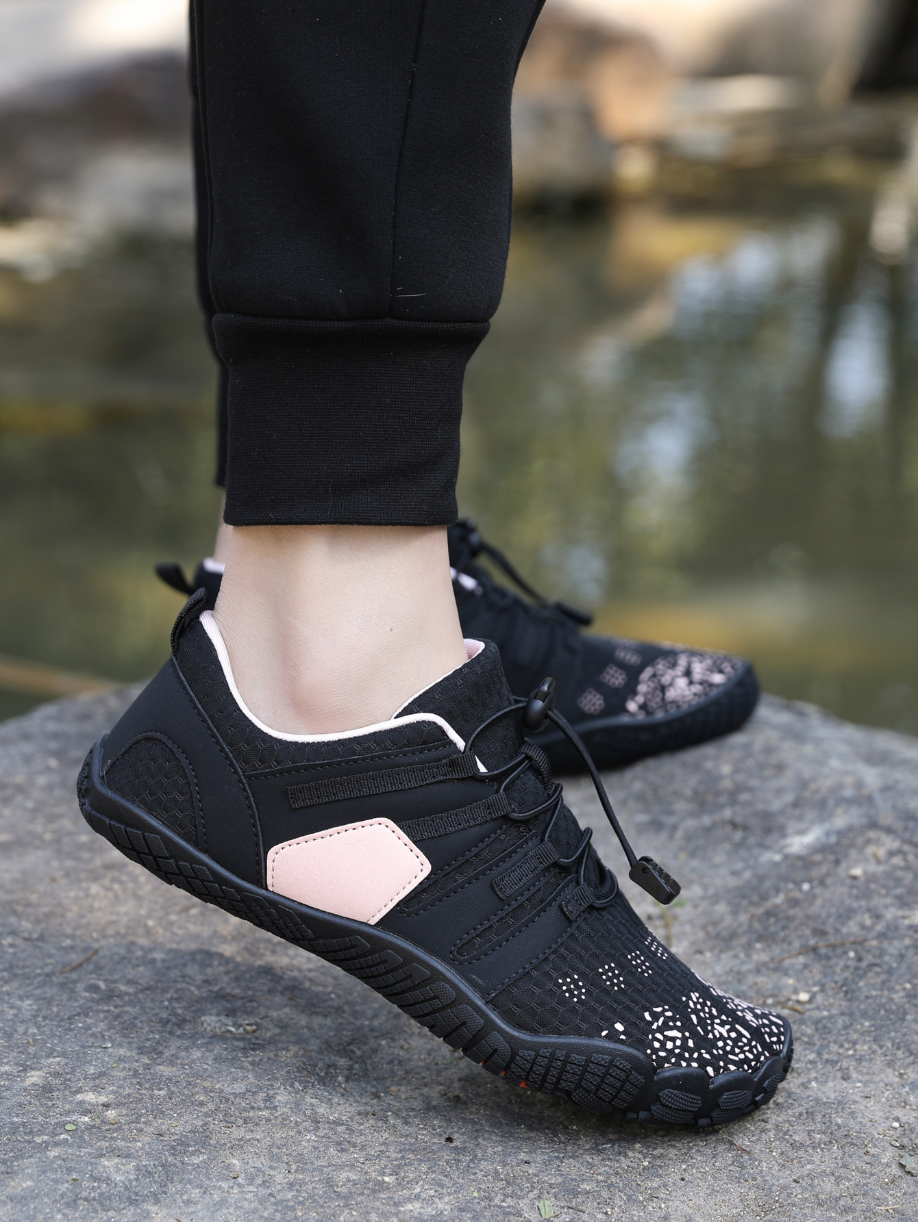 lightweight soft breathable climbing sports sneakers