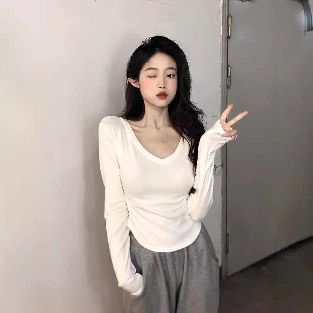 纯欲风V领修身长袖T恤女秋季2023新款显瘦辣妹别致学生上衣女装潮