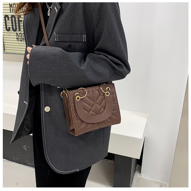 Lingge Small Bag 2022 New Trendy Chain Messenger Mall Square Bag display picture 4