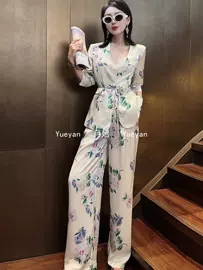 女式马甲;女式衬衫;连衣裙