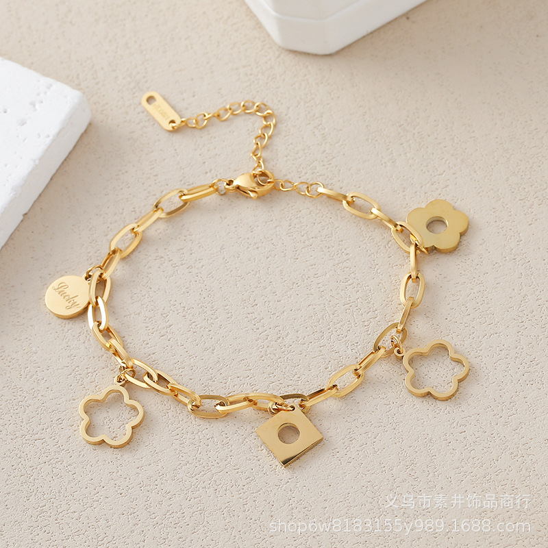 Cross-border e-commerce hot fresh flower daisy square girl bracelet summer titanium steel plated 18K gold 2024