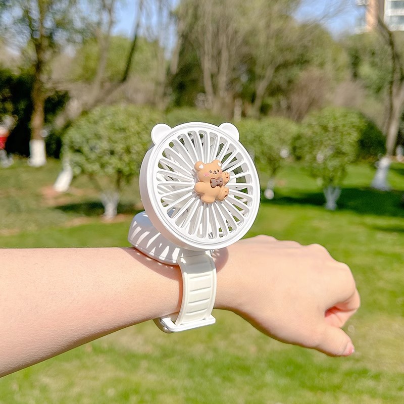 작은 불곰을 흔들며 흰색, 무료 USB 충전 케이블