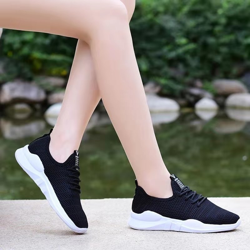 Sports solid color black low casual footwear