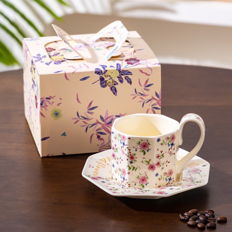 Flores exquisitas amor tazas de café plato tetera de cerámica caja de regalo conjunto de casada de Navidad regalo de cumpleaños