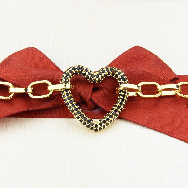 simple diamond heart-shaped bracelet