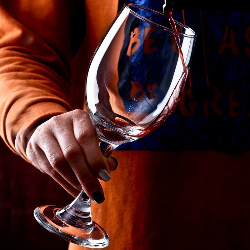 Tazas de vidrio de pie alto en stock Tazas de vino Tazas de vino Tazas de vino Tazas de vidrio domésticas Tazas de vino Hotel logotipo al por mayor