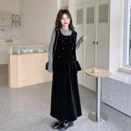 黑色高级感丝绒套装裙女秋季2026新款法式马甲打底衫半身裙三件套