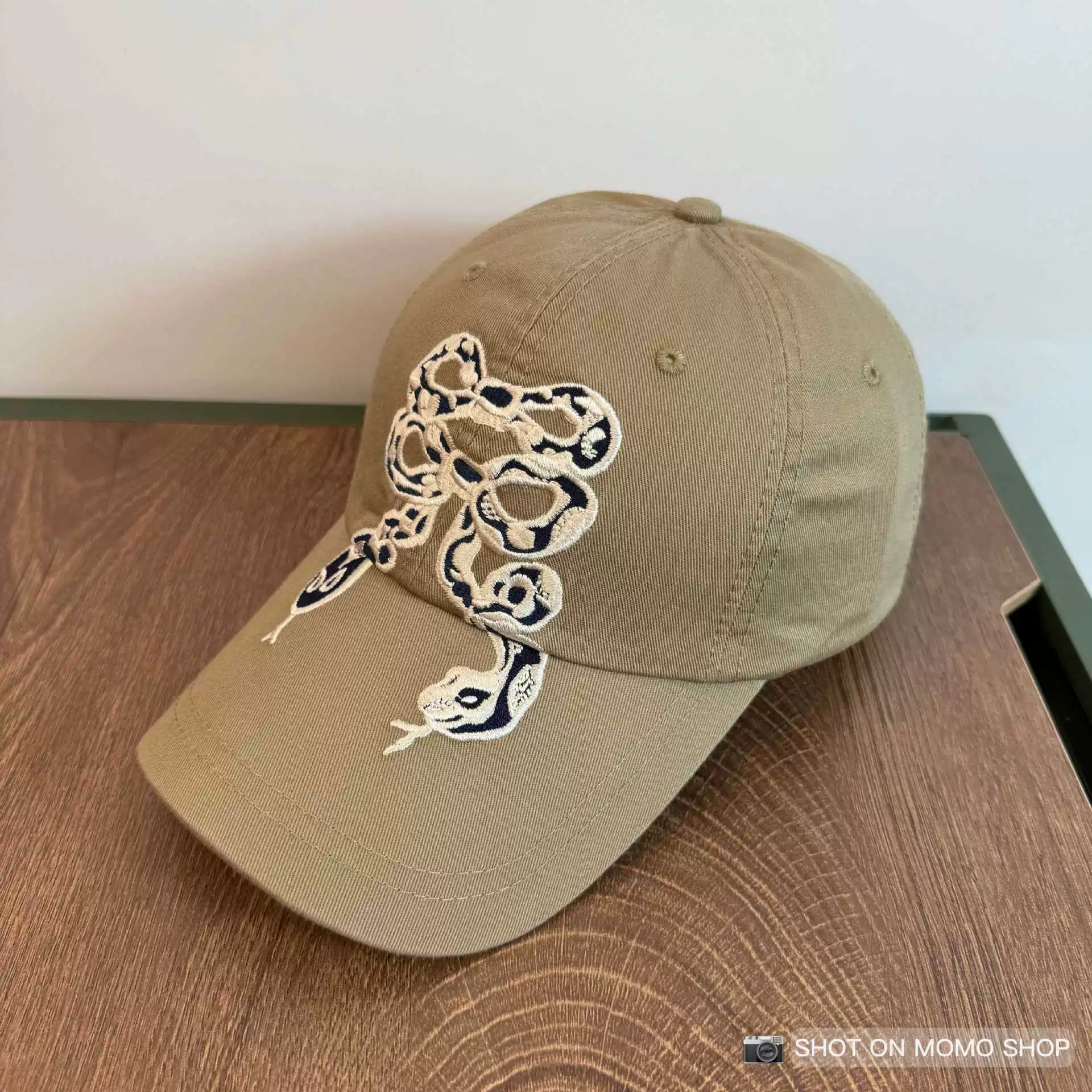 Baseball cap with bow, for beloved