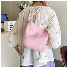 �n��С����Ͱ��r�д̽��ߏ���ˮ�������ֶY�ٴ����eҸ�μ�Ů��