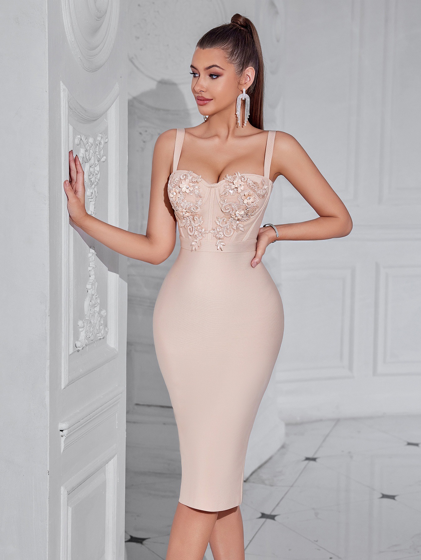 Nuevo patrón transfronterizo europeo y americano, falda de vendaje sexy de corte bajo, sin espalda, bolsa dividida, fiesta de cadera, vestido de noche