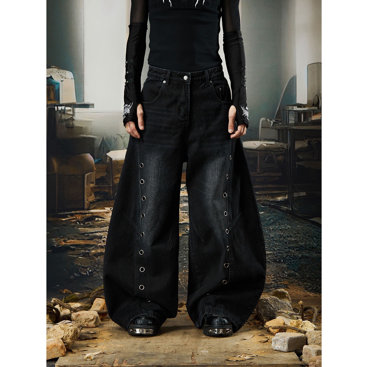 Darkwear Herren-Jeans mit Metallring im Used-Look – Avantgardistisches Design mit Hohlsaum, lässige, weite Cropped-Silhouette (Schwarz, S-XXXL)_voghion.com