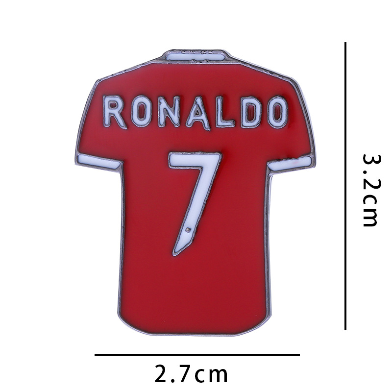 Ventas transfronterizas calientes de estrellas de fútbol insignia metálica Copa del Mundo Manchester United serie broche broche de dibujos animados ropa de estrellas
