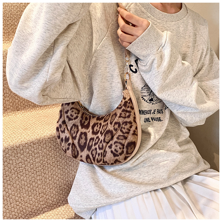 Leopard print cross-border niche bags for women, versatile and fashionable new retro underarm bag, stylish and individual commuting single-shoulder bag undefined