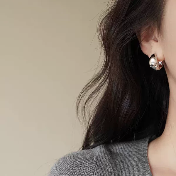 Seiko Water Drop Hoop Earrings Light Luxury Niche High-End Fashion Hoop Earrings 2025 New Popular Wide Stud Earrings