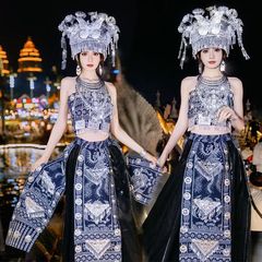 苗疆の少女の異域の王女の民族の風漢の要素の苗族の服装の土家族ネットの赤い旅は写真を撮って服装を照らします。