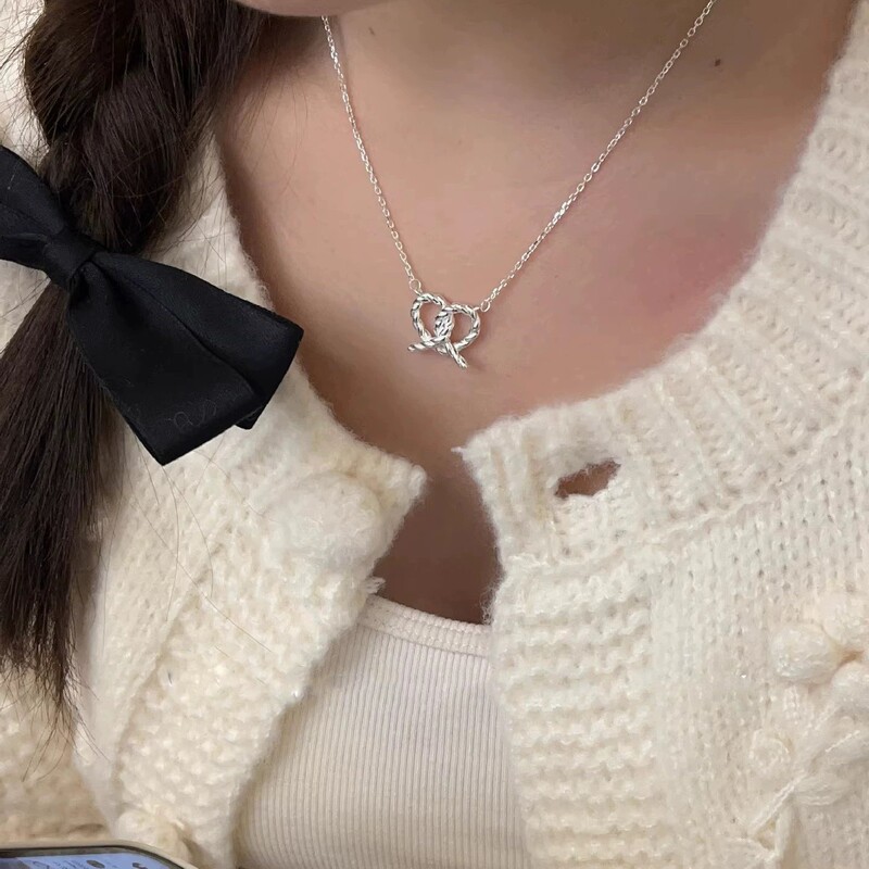 蝴蝶爱心项链女ins潮小众高级设计感百搭短款锁骨链新款颈链项饰|undefined