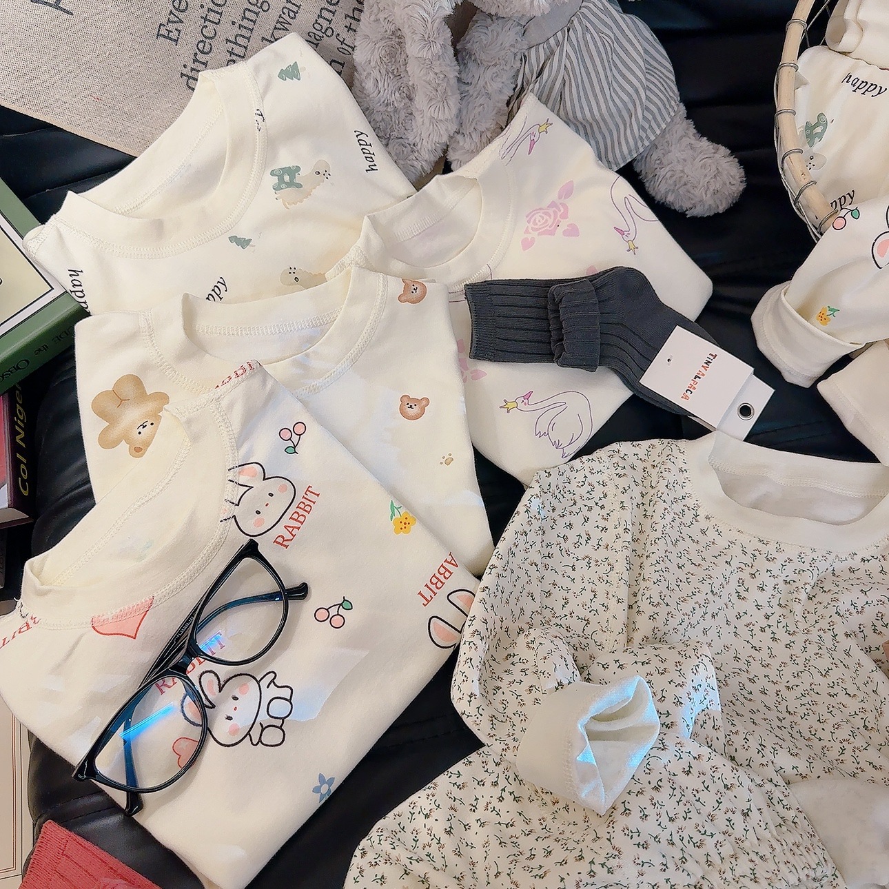 Baja interior de algodón para niños peinado molido chaqueta de otoño para niños y niñas pantalones de otoño impresión pijamas ropa de hogar ropa infantil al por mayor