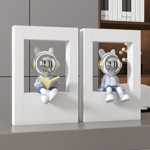 Leisure Astronaut Reading Desktop Decoration TV Cabinet Wine Cabinet Study Bedroom Hotel Club Sample Room Decorations