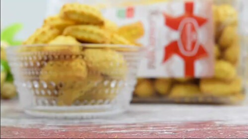 Russian imported corn soda crackers Belogorie brand nutritional breakfast yolk cookies 250g trendy snacks