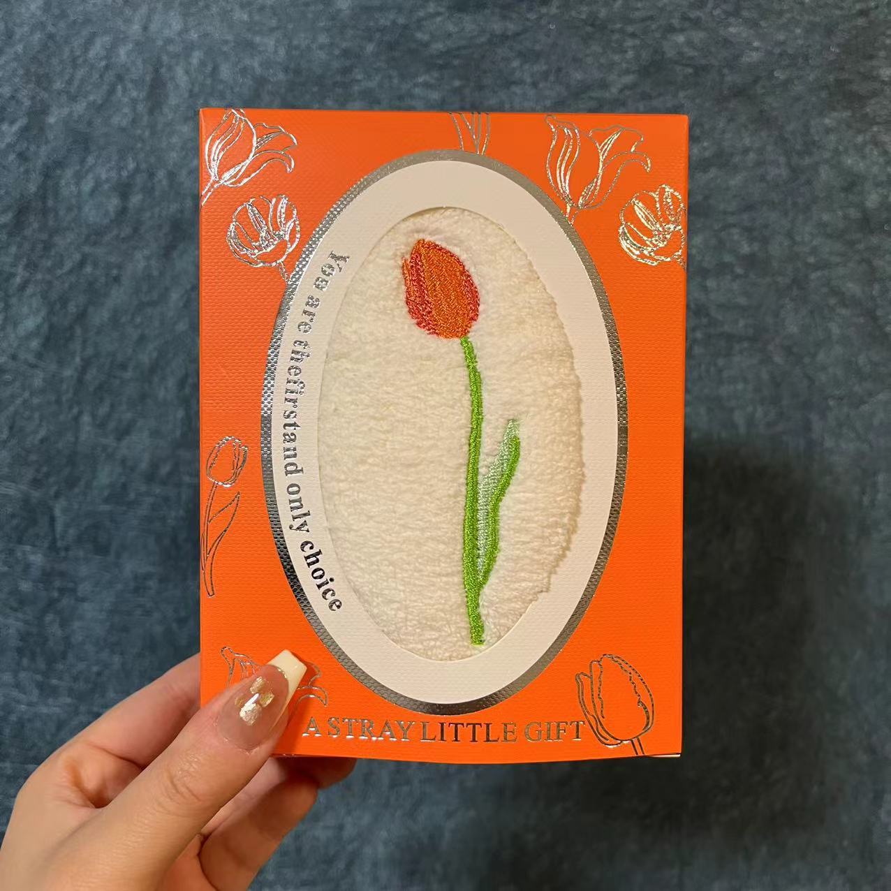 30*30 흰색 튤립 사각 스카프 + 오렌지색 선물 상자