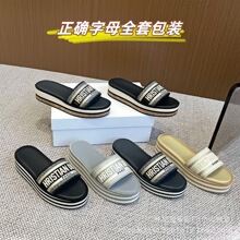 D����ĸһ����ЬŮ2026���⴩���e���K��װٴ�����ɳ��¶ֺ����