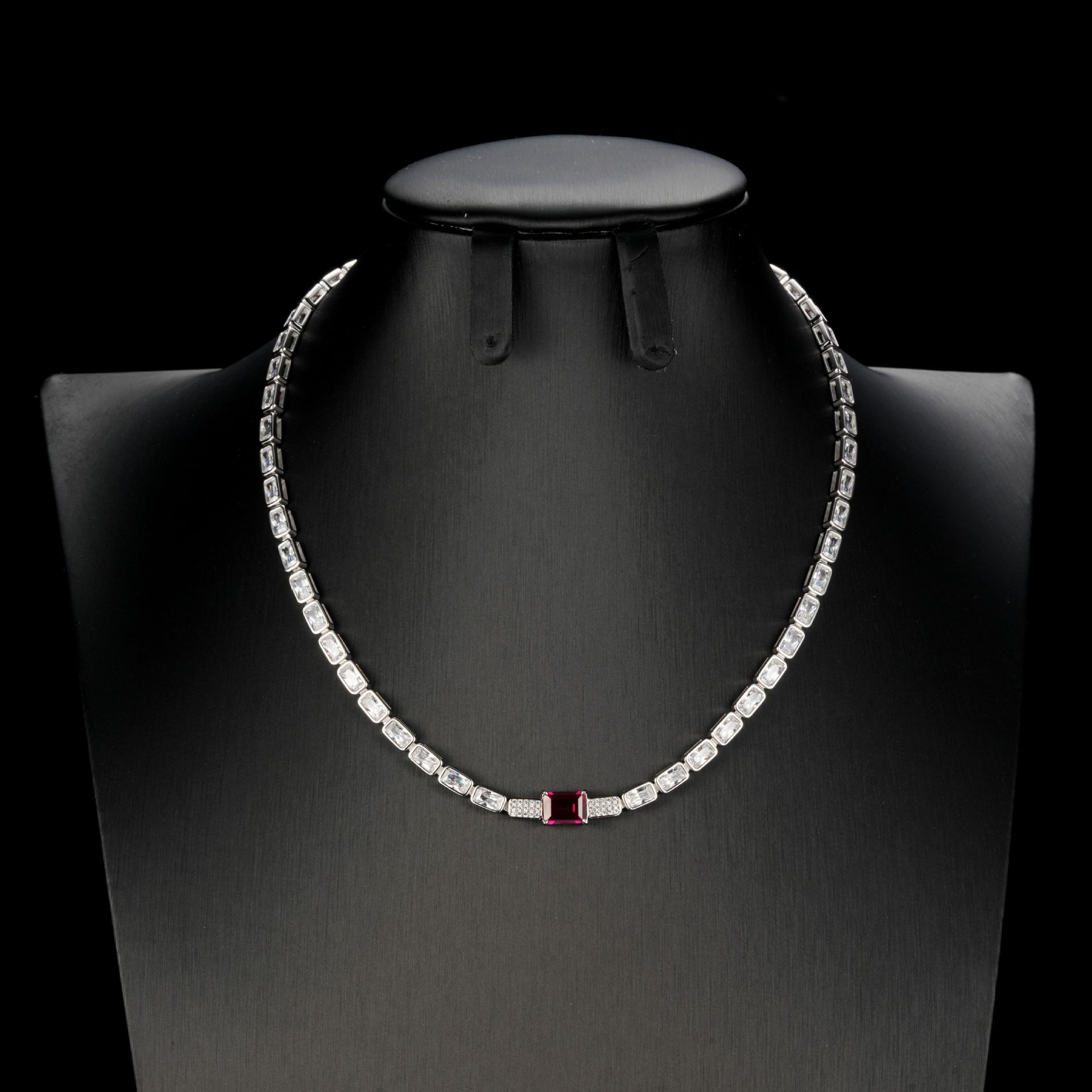 Diseño transfronterizo dedicado a la industria pesada para cultivar el collar de esmeraldas S925 plata con incrustaciones de diamantes cuadrados cadena de clavícula del tesoro estilo europeo y americano