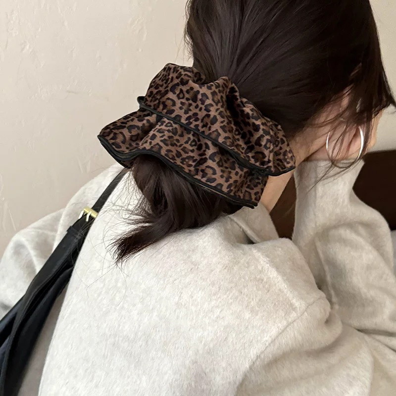 autumn and winter new suede oversized double-layer large intestine hair band high-grade vintage leopard print hair rope hair rope headdress flower