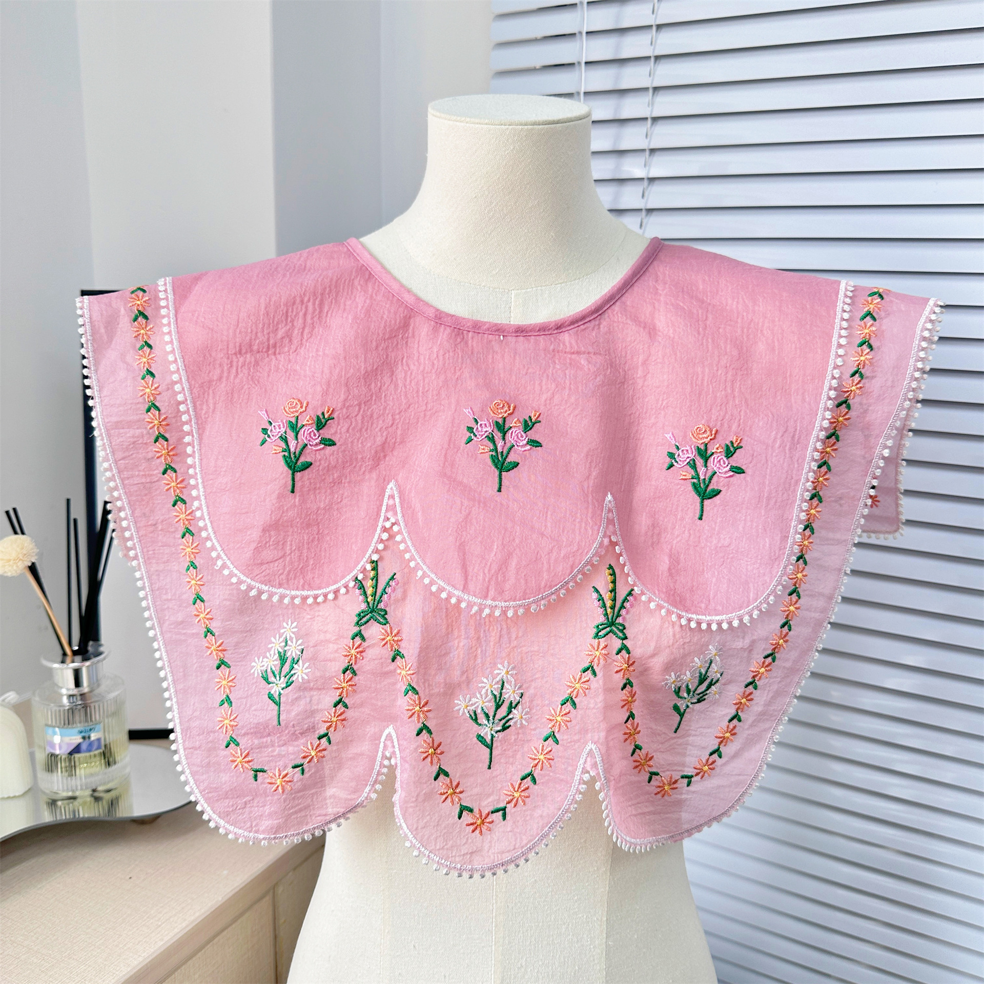 Flor bordada multicolor correa de chale doble cuello falso cuatro estaciones fuera de la camisa de arroz vestido cuello de muñeca casual image 3