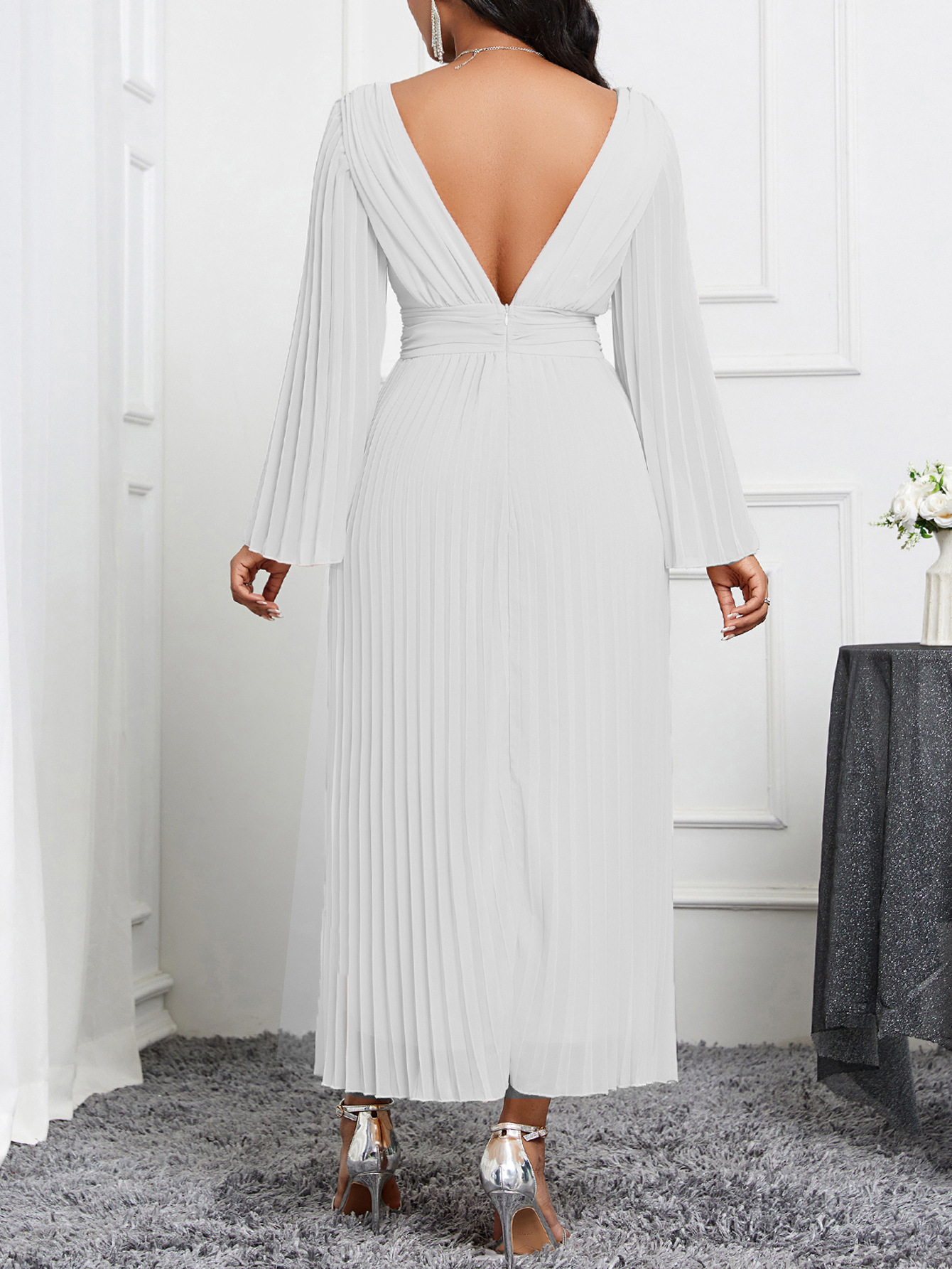 Elegante dames jurk met v-hals voor een stijlvolle look_voghion.com