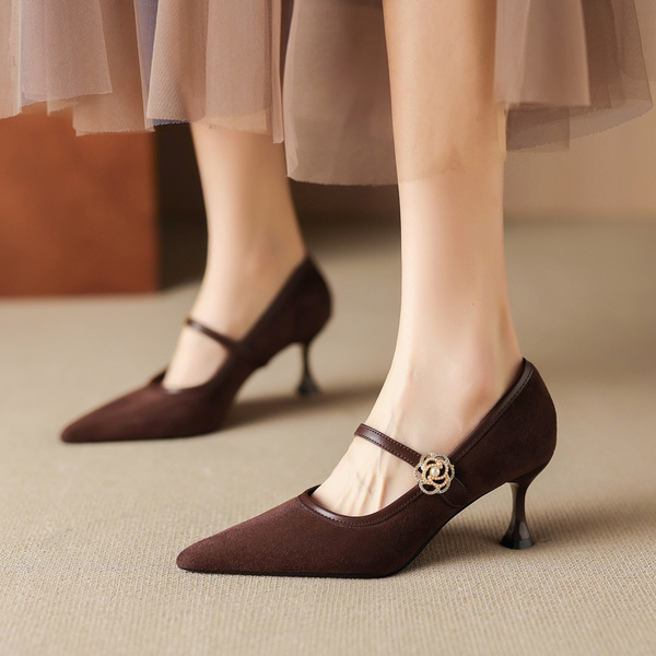 High heels Chinese style pointed-toe