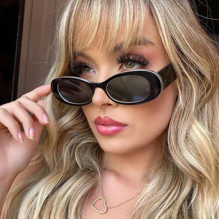 Retro Oval Frame Sunglasses 2