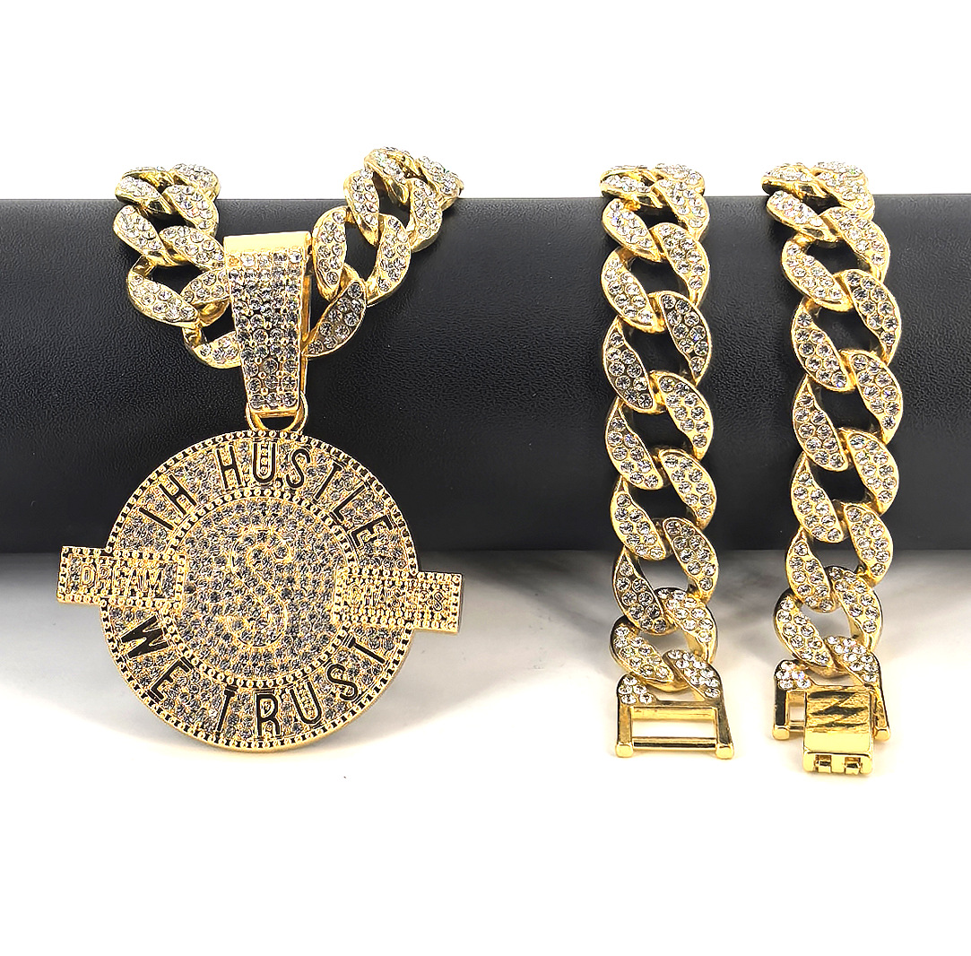 Collar de colgante para hombres europeos y estadounidenses estilo hip-hop popular cubano lleno de diamantes letras de aleación colgante joyería al por mayor