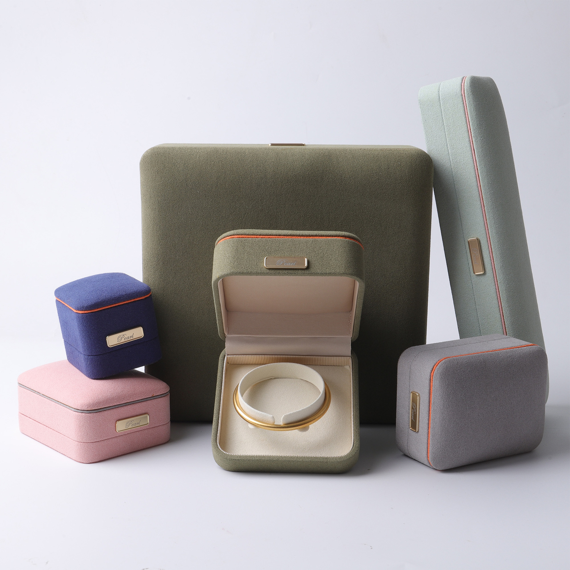 Caja de embalaje de joyería de estilo lujoso ligero de tela de piel de peluche de pulsera larga caja de anillo de joyería caja de embalaje image 4