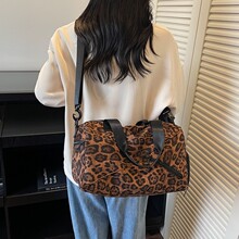 ���а�Ů�羳Ů����������ʱ����������в������д��˶�������