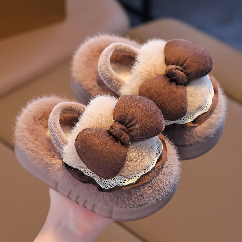 Zapatillas de algodón de invierno para niños niñas calientes y veludo antideslizante padres e hijos pisar la sensación de mierda para niños pequeños bolsas de tacones de algodón