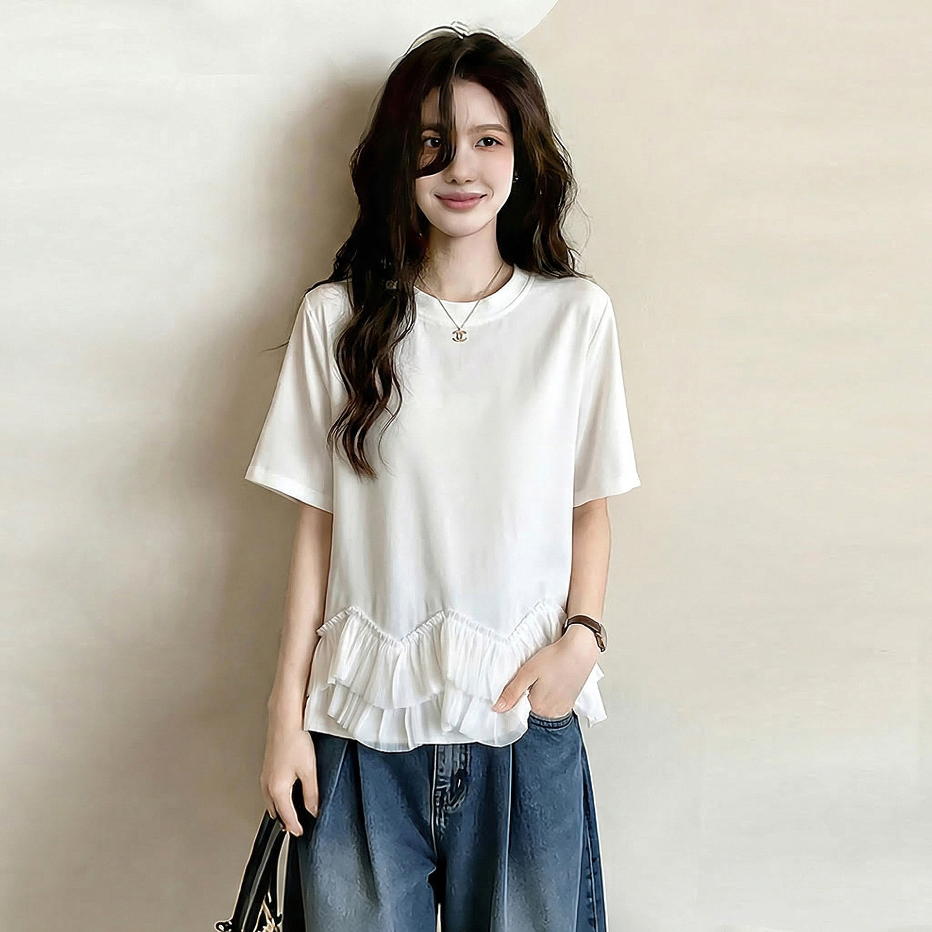 Áo thun nữ cổ tròn tay ngắn vai thẳng phối viền ren hoa — màu đen chi tiết 2
