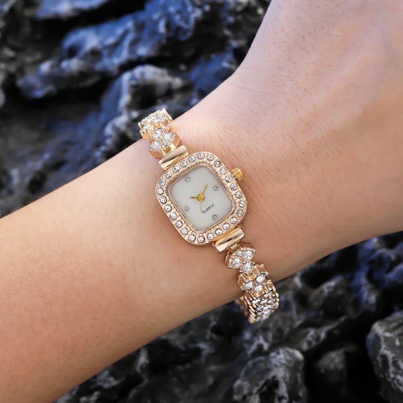 Nuevo Reloj de Pulsera Cuadrado para Mujer con Diamantes, Estilo Comercio Exterior, Fresco y Elegante, Juego de Regalo con Reloj y Pulsera de Dos Piezas, Reloj de Cuarzo