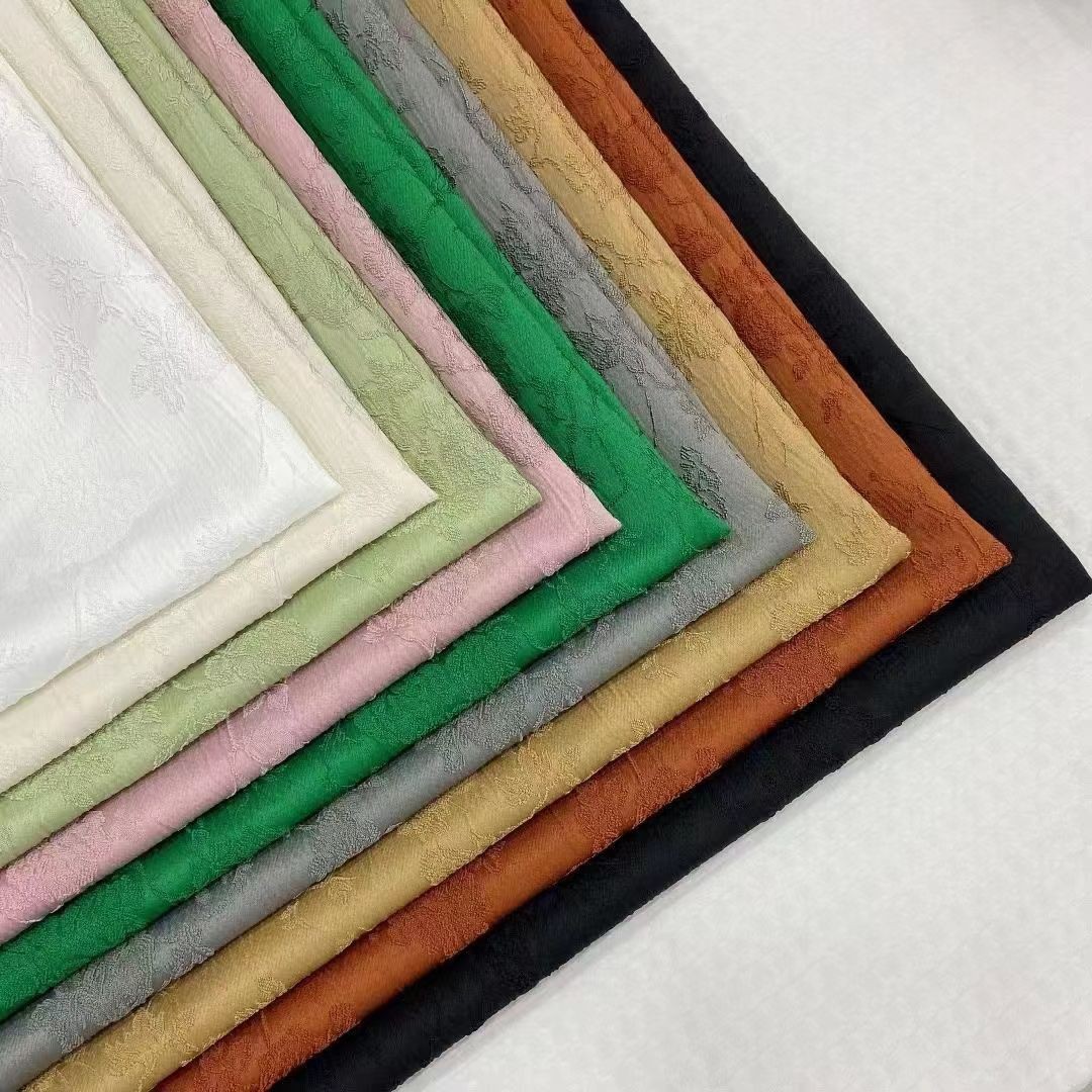 新花型古风旗袍提花面料 人丝柔软垂感好 连衣裙上衣西装布料