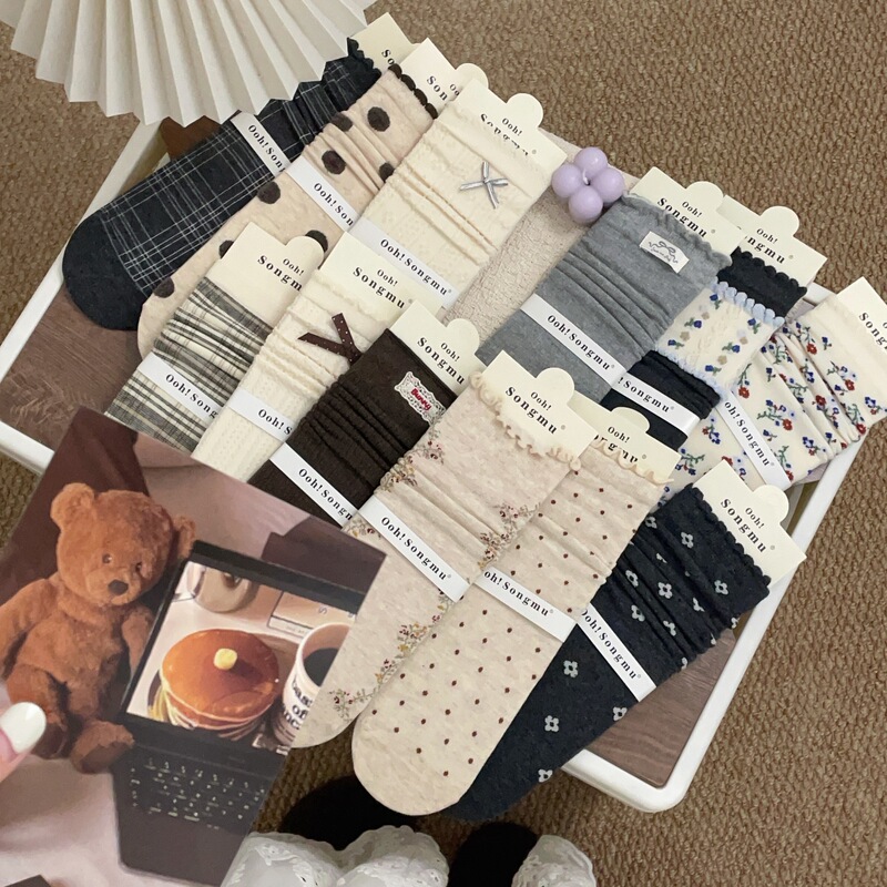 Songmu autumn and winter new collection: women's retro floral mid-calf socks with lace and bow details, seamless design, Korean-style, and trendy ruffled socks Songmu autumn and winter new collection: women's retro floral mid-calf socks with lace and bow details, seamless design, Korean-style, and trendy ruffled socks