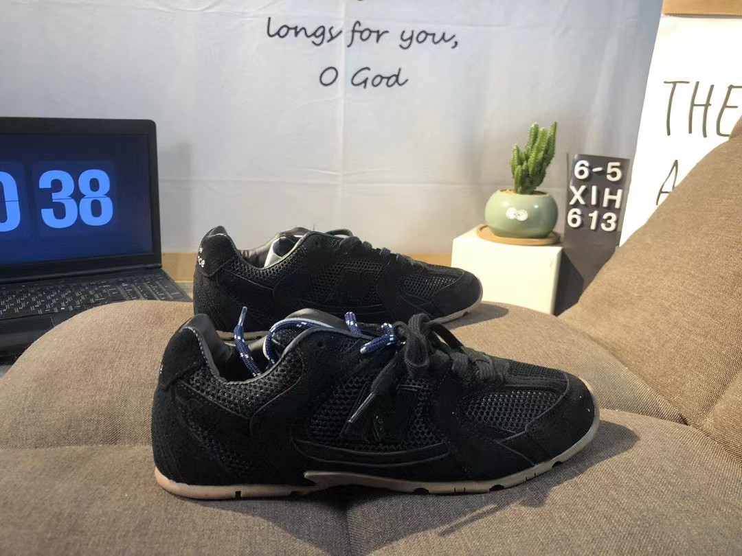 Black leather (import high mercerized calf)