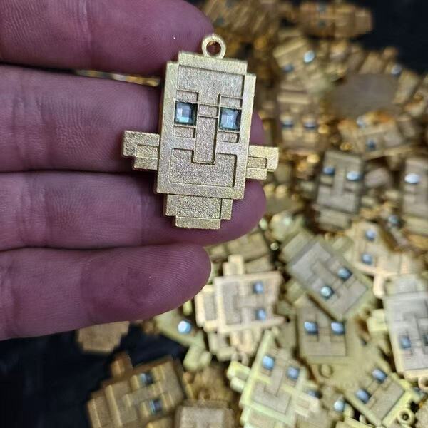 Minecraft Resurrection Undead Totem Keychain Pendant Metal Cyber…
