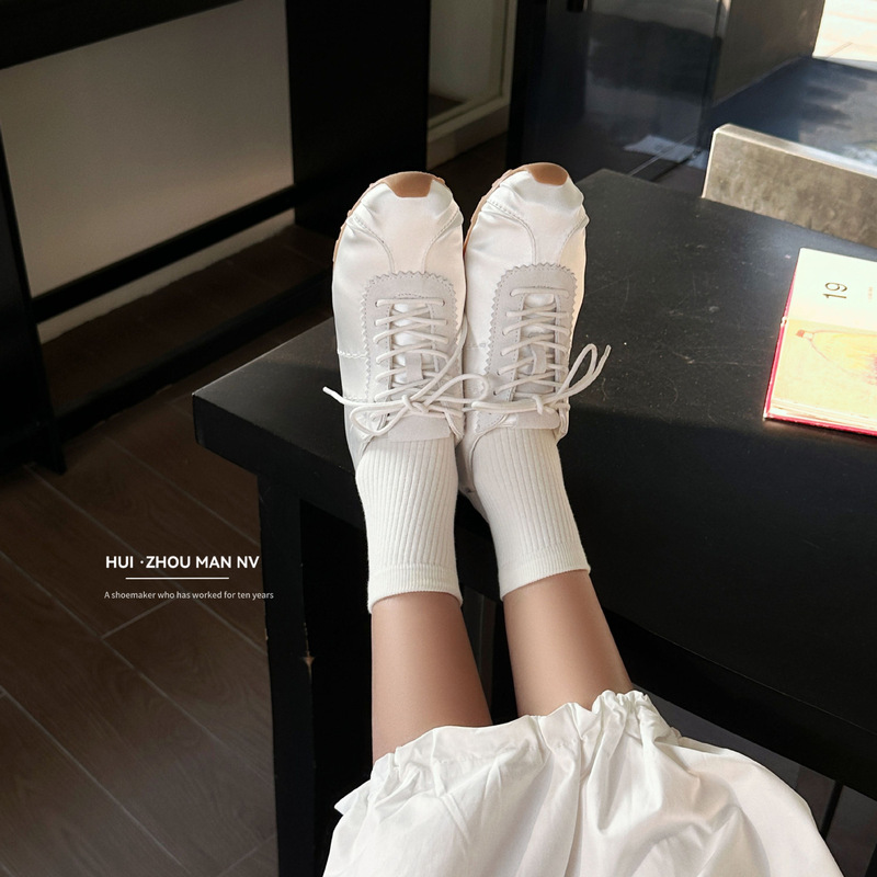 Satin Ballet-Style Training Shoes for Women, 2026 Spring New Niche Retro Casual Sneakers, Versatile and Comfortable Forrest Gump Shoes